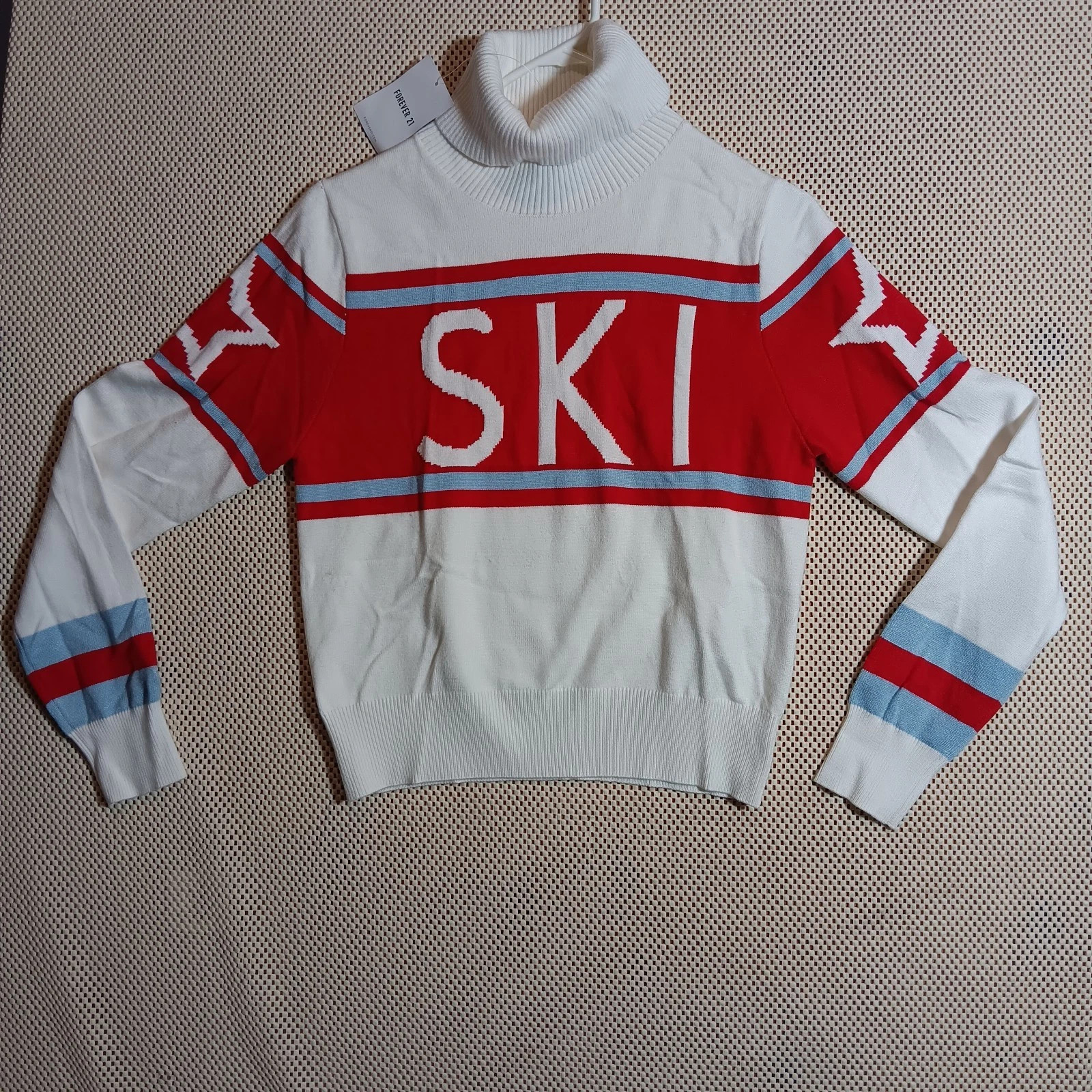 Forever 21 Womens SKI  Graphic Turtleneck Red White Blue  Ski Lodge NWT SZ- Med | eBay US