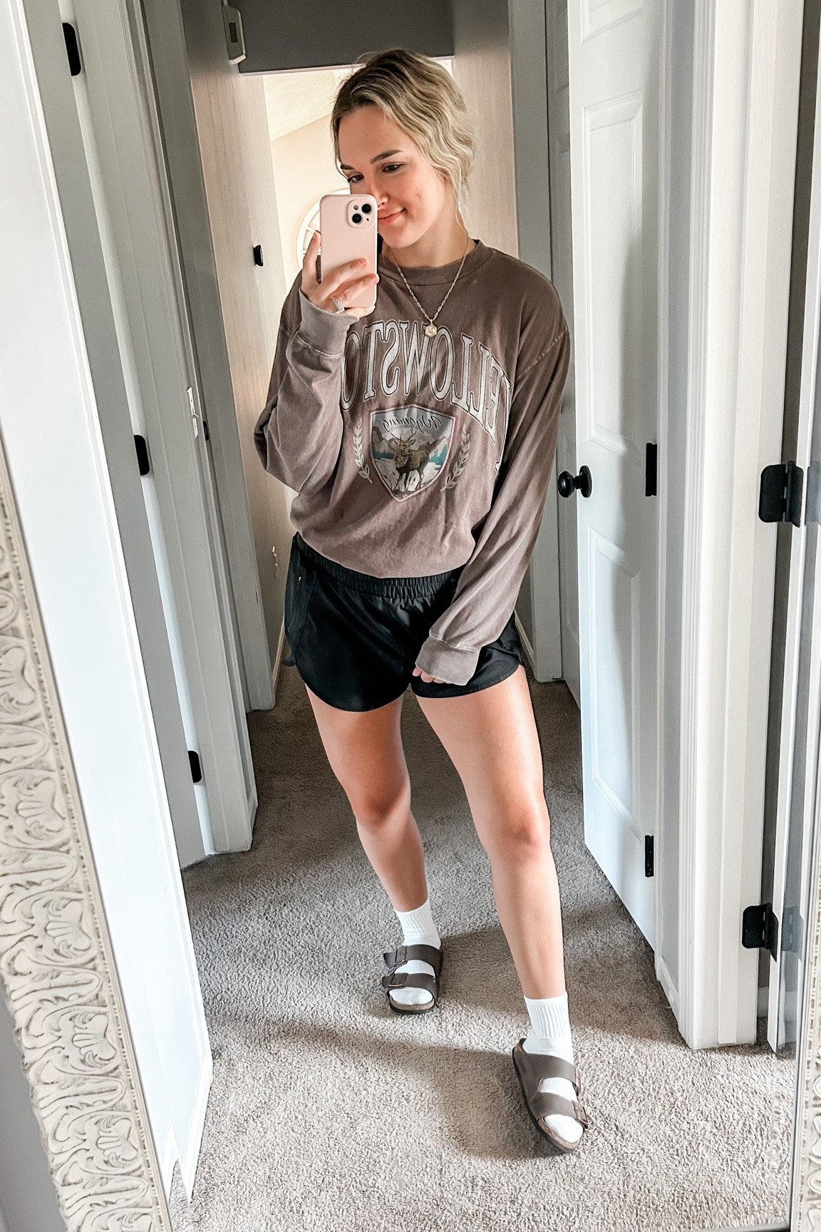 Comfy vibes on this Friday 🖤🤎

#LTKFind #LTKunder50 #LTKstyletip