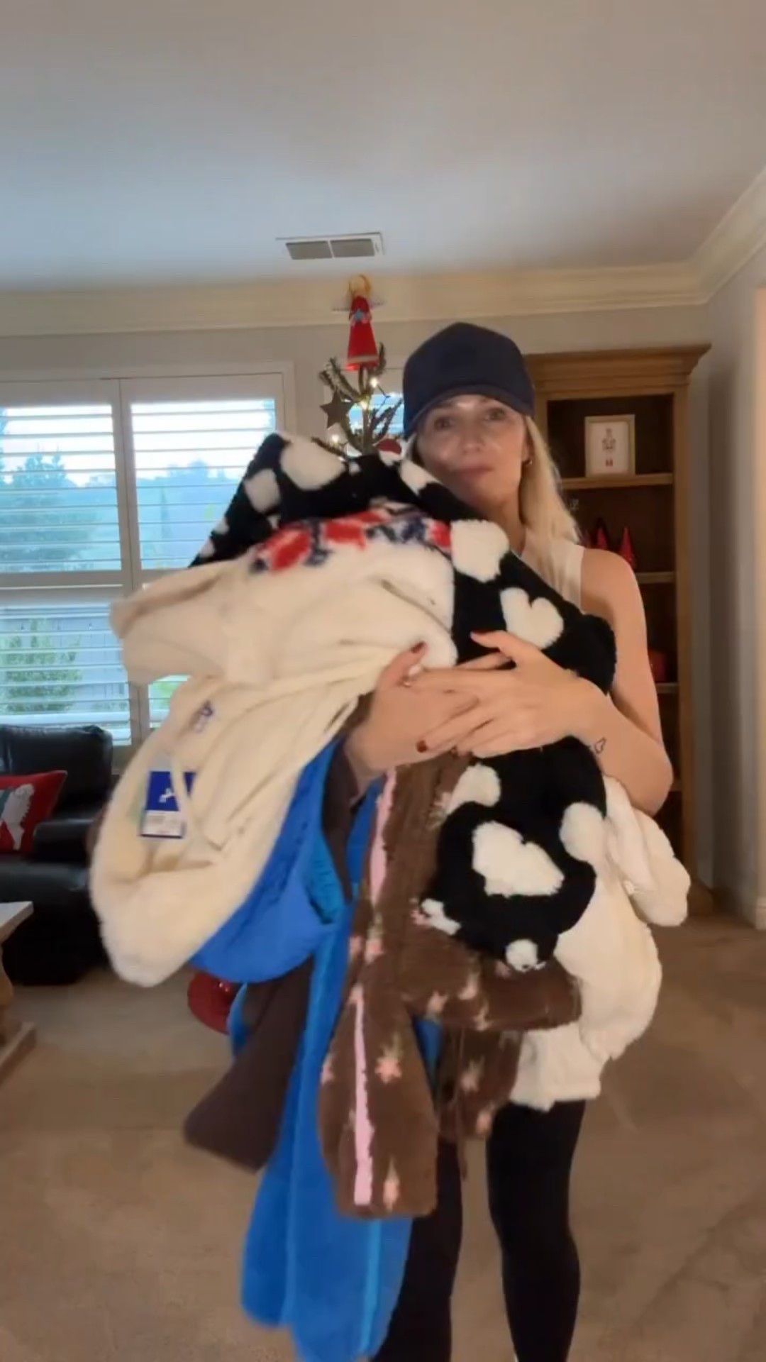 Are you team winter or summer? 

I’ll take cozy fleeces, warm layers, and a good beanie any day - I’m all in for chilly weather as long as I have warm clothes! Rain, however? Hard pass.

Here’s a roundup of the fleeces I’m actually wearing on repeat—comfortable, practical, and doing the job.


#style #winterstyle #casualstyle #mystyle #fashion