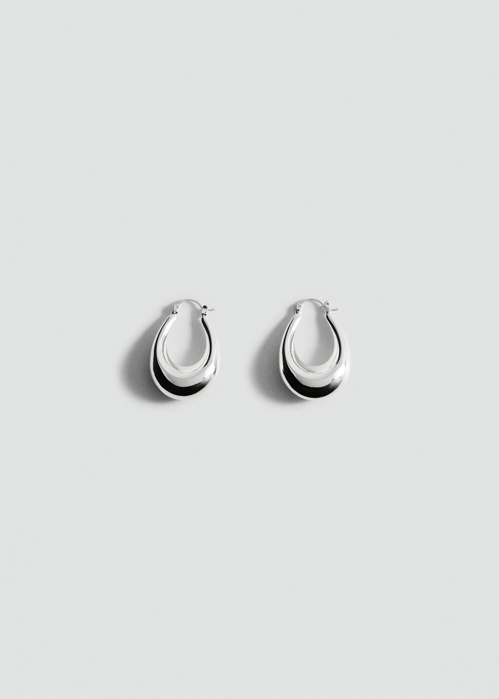 Oval hoop earrings - Women | MANGO United Kingdom | MANGO (UK)