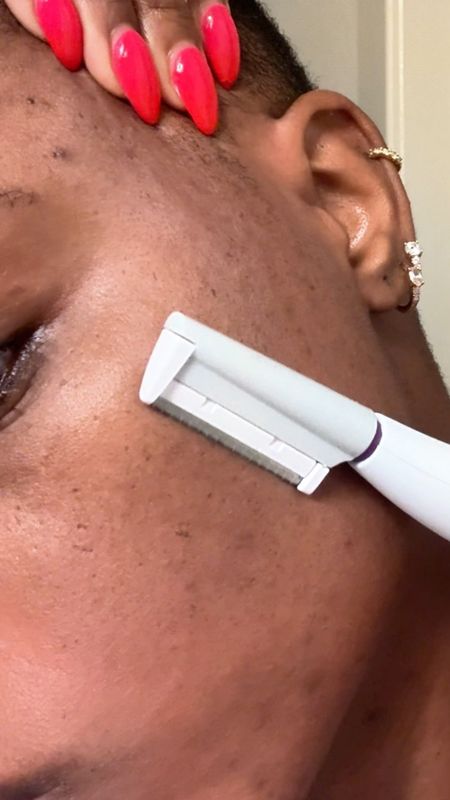  Dermaplane Routine with Michael Todd Beauty Sonicsmooth 2-1 Facial Exfoliation & Peach Fuzz Hair Removal System! 

#LTKVideo #LTKbeauty