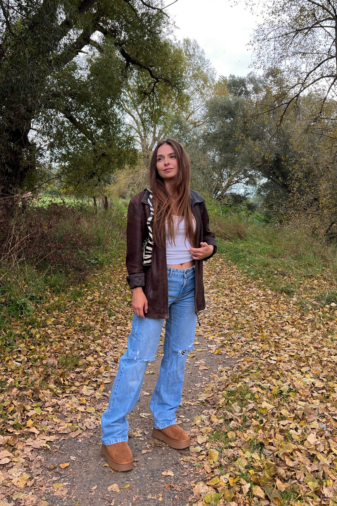 Fall outfit inspo, leather jacket, low rise jeans and Ugg dupes 🍂🧸

#LTKstyletip #LTKSeasonal #LTKfindsunder50