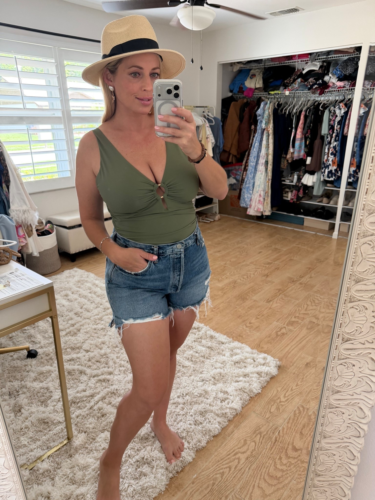 One piece swimsuit 

#LTKSeasonal #LTKMidsize #LTKSwim