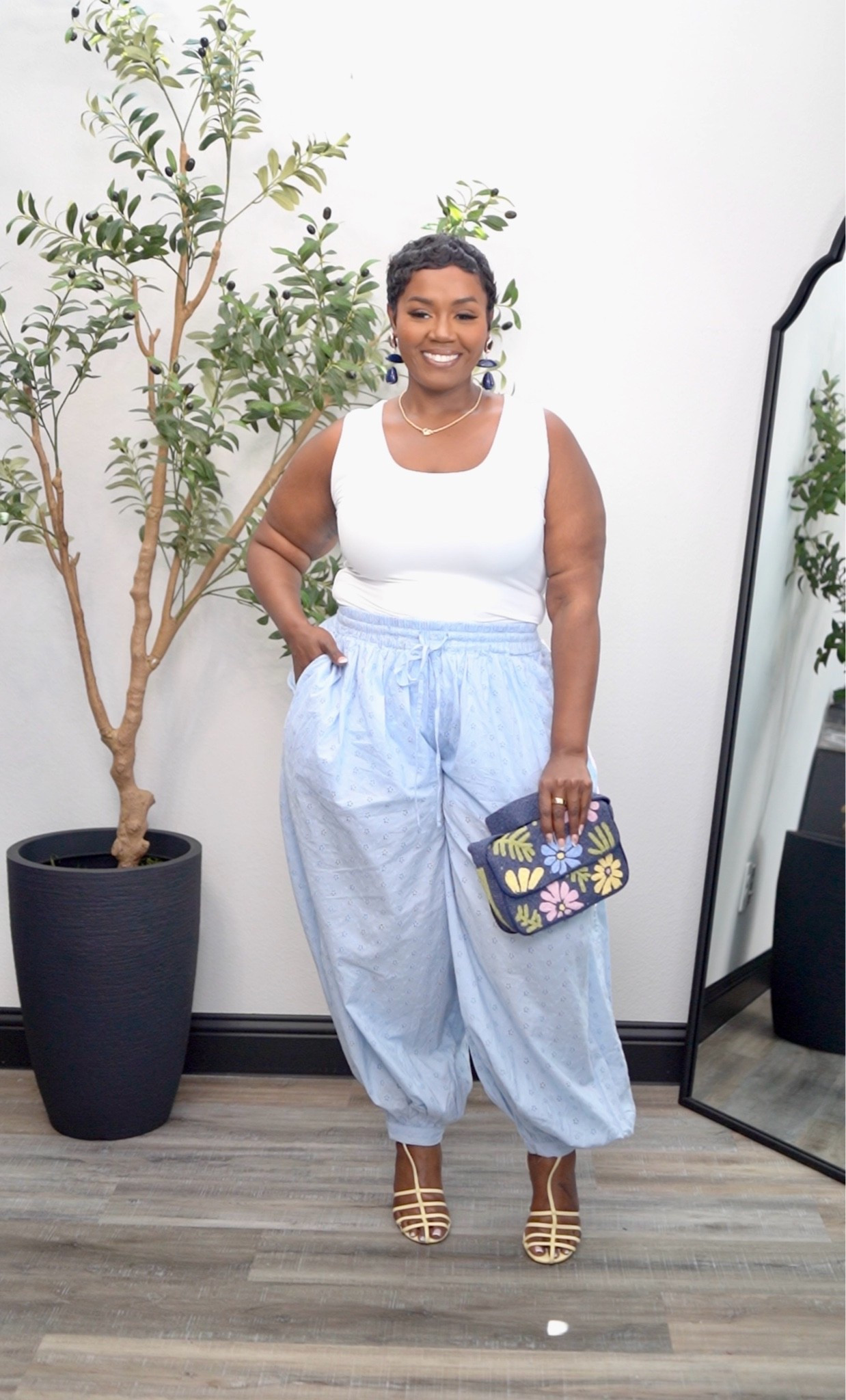 Balloon pants styled for the Summer