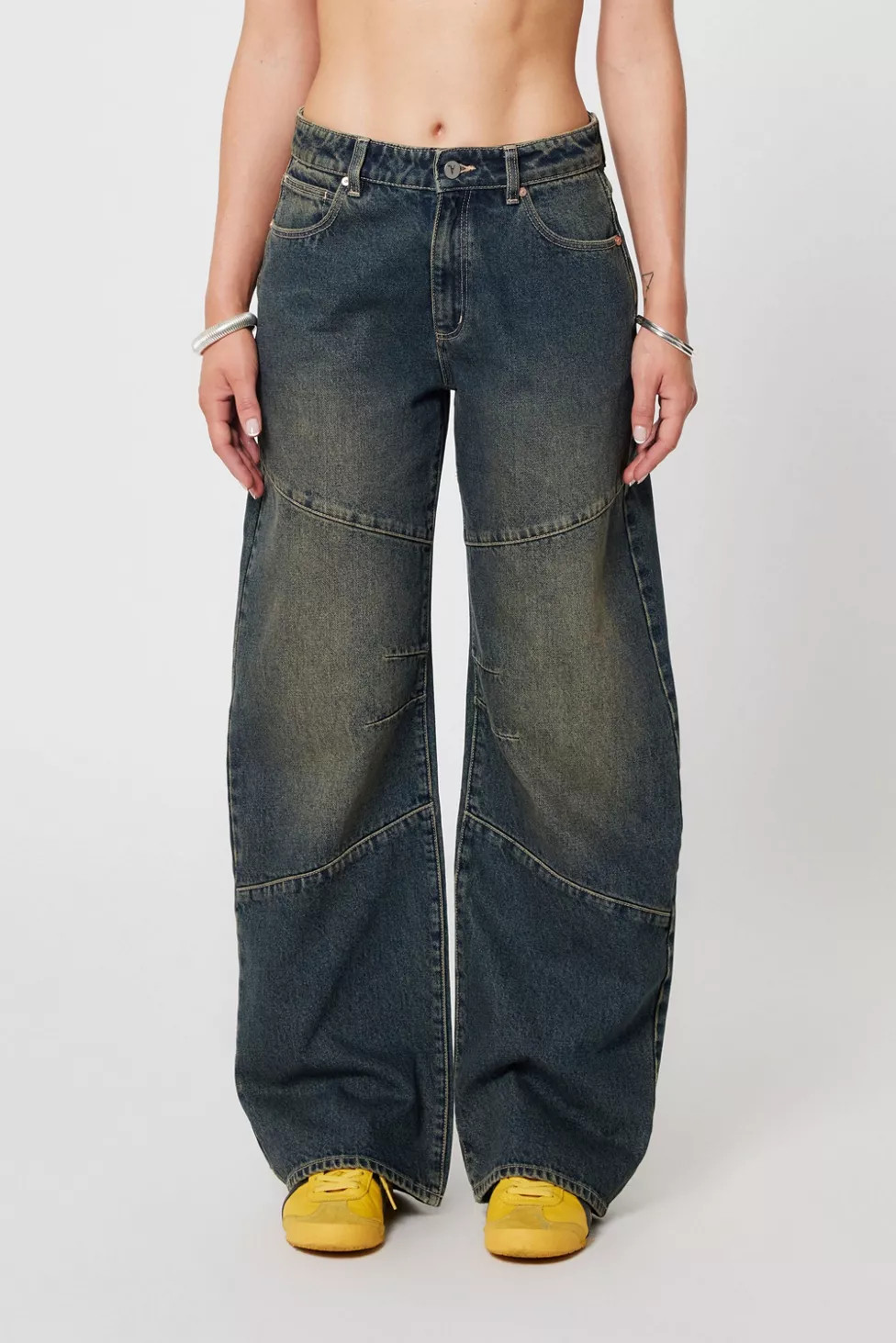 Abrand 95 Mid Baggy Barrel Jean | Urban Outfitters (US and RoW)