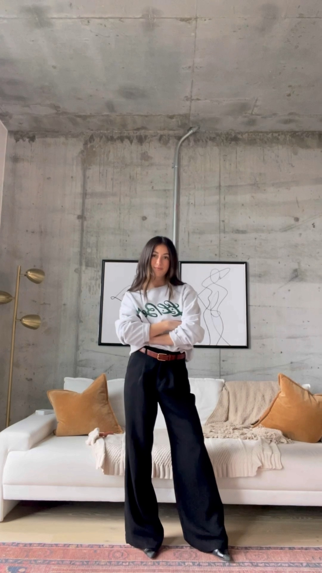 how to elevate a graphic crewneck sweatshirt with a belt & trousers💫✨

style
elevate
inspo
ootd
fashion



#LTKStyleTip #LTKFindsUnder100