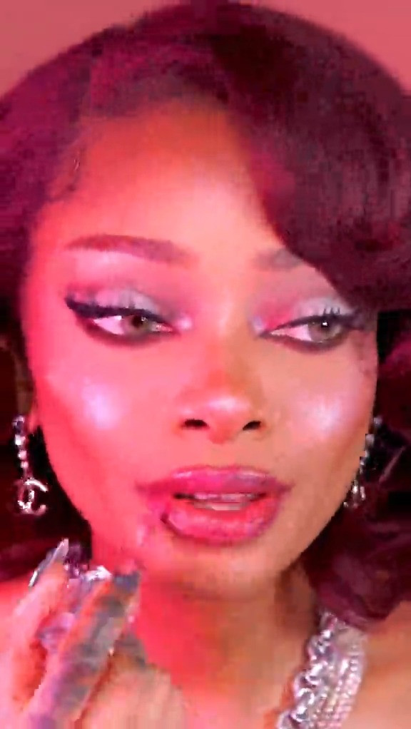 Tinted lip balms might be a new thing I could get used to ❣️

// Beauty, Beauty Trends, Makeup, Makeup Routine, Tirtir, Glow, Lip Tint, Lip Balm, Tinted Lip Balm 

 #LTKMostLoved #LTKFindsUnder50 #LTKBeauty