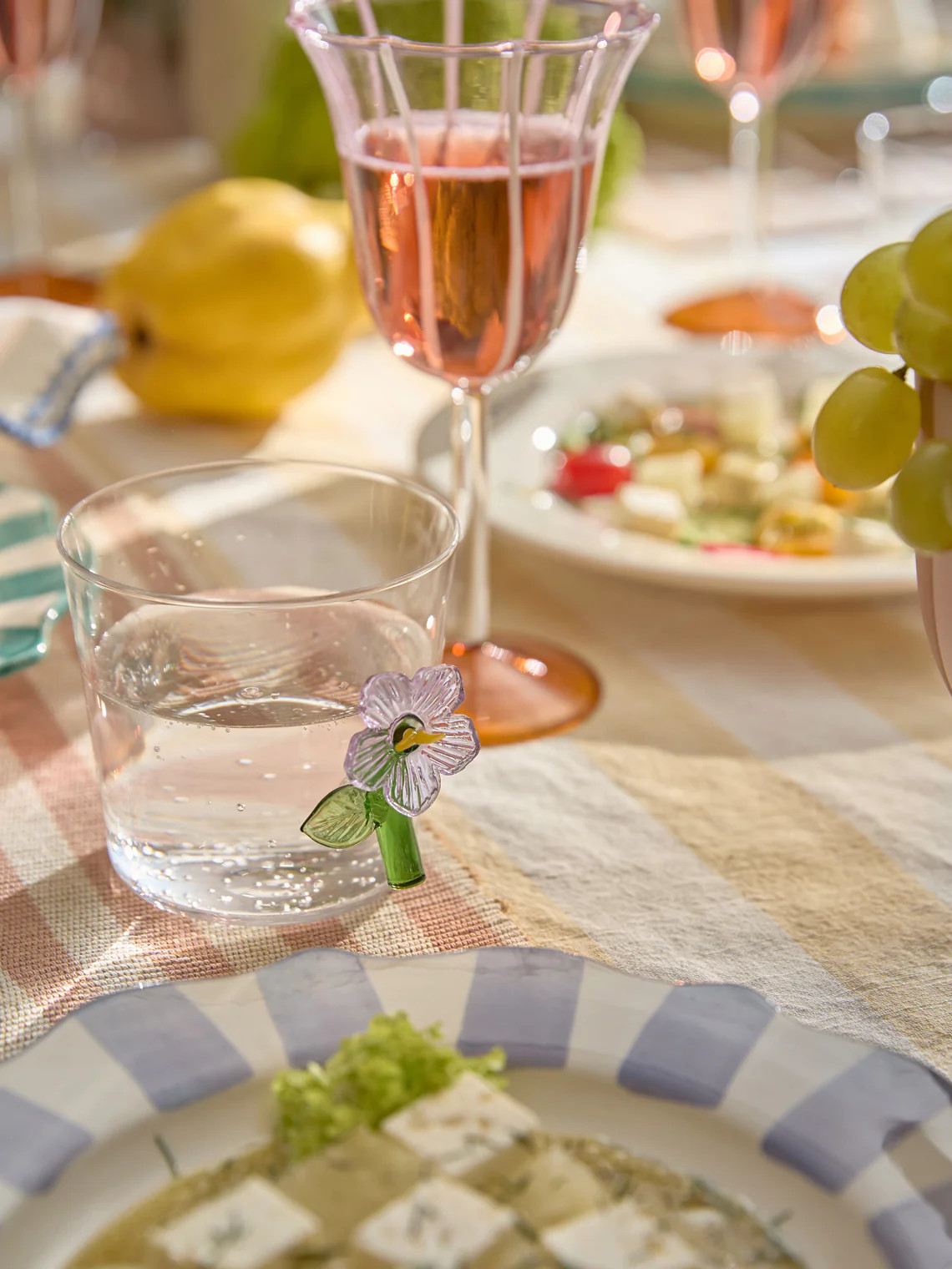 Handgefertigtes Trinkglas Botanica aus Borosilikatglas | Westwing EU