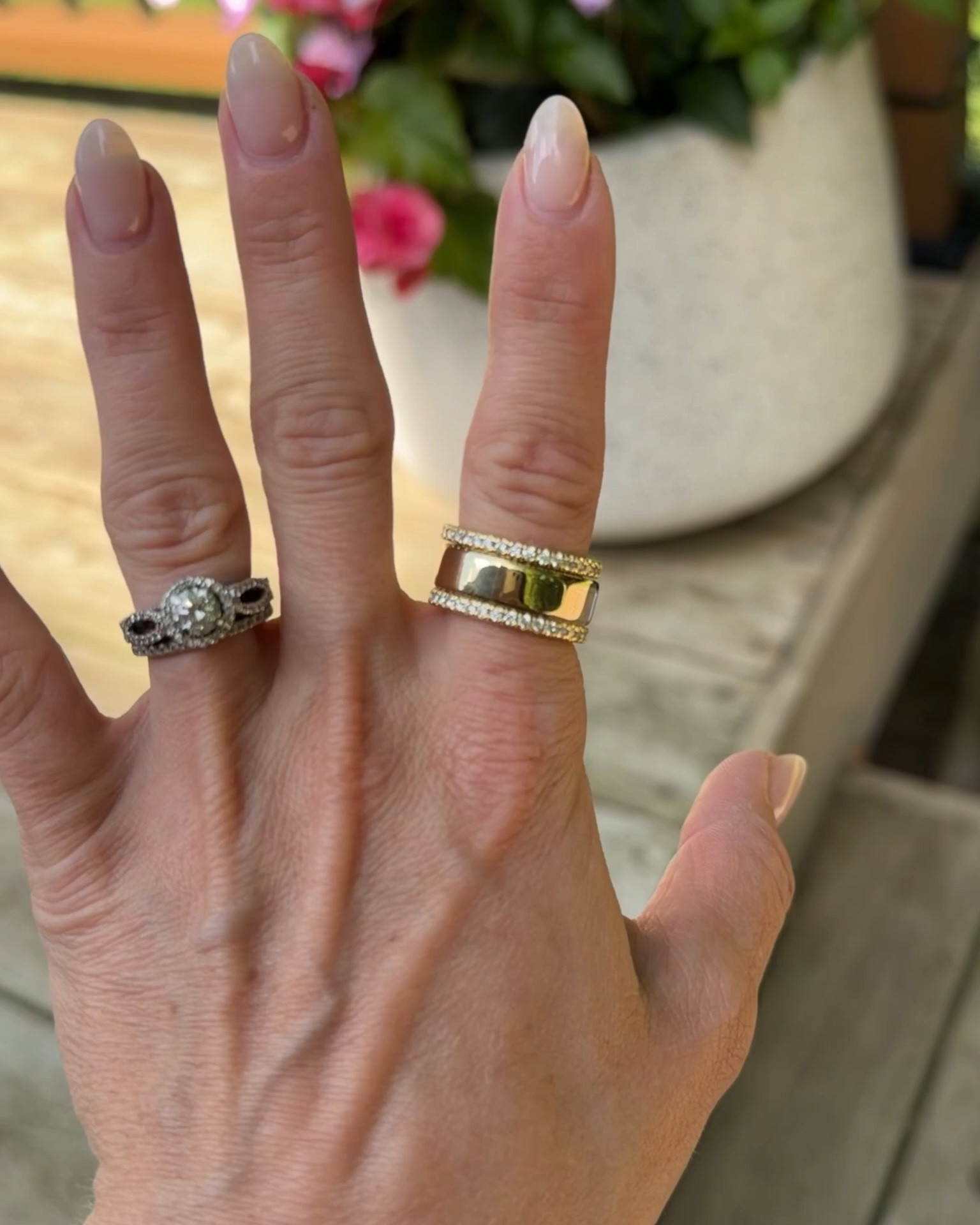 I finally got an Oura ring and I’m in love 😍 the new Oura ring 5 is so much thinner than previous designs, it’s so good!! Love it paired with these stackable rings 🫶🏼

Oura Ring | Health | Wellness | Fitness | Jewelry

#LTKActive #LTKfitnessgoals