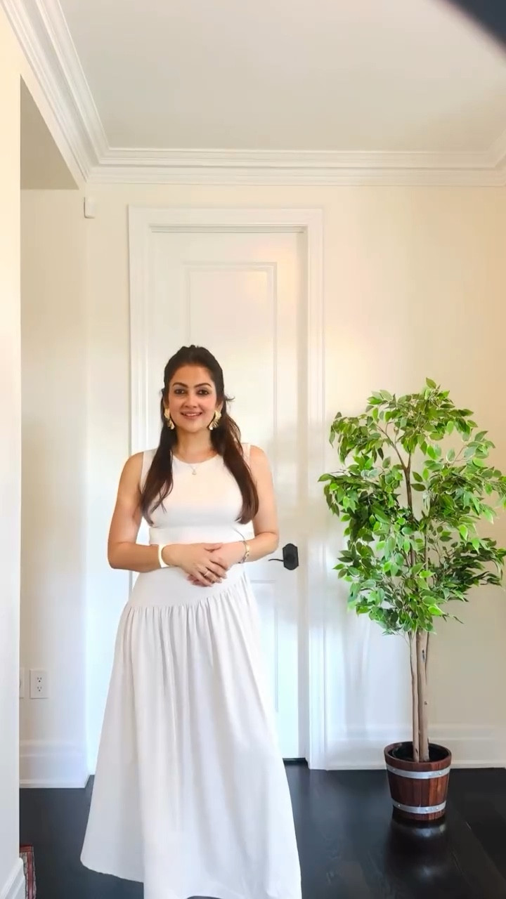 I wanted something light, elegant, and flowy - this apricot bubble hem dress was the one.
Keeping it minimal with a nude base, soft blush, and a touch of highlight.
Gold accessories to bring in a little glow - these earrings are doing the most in the best way.
I love how this whole look feels feminine but not overdone.
Perfect for those slow, sunny days when you just want to feel good in your skin.
Dress: @zara 
Shoes: @_valentinogaravani_ 
Bag: @gucci
Earrings: @zara