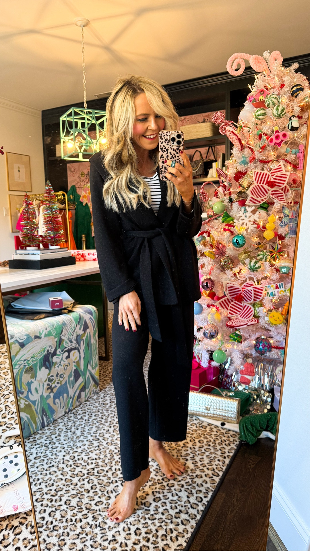 50% off my luxe shimmer spas favorites today!! wearing XS in cardigan and barrel pants • 

#LTKSaleAlert #LTKHoliday #LTKFindsUnder100