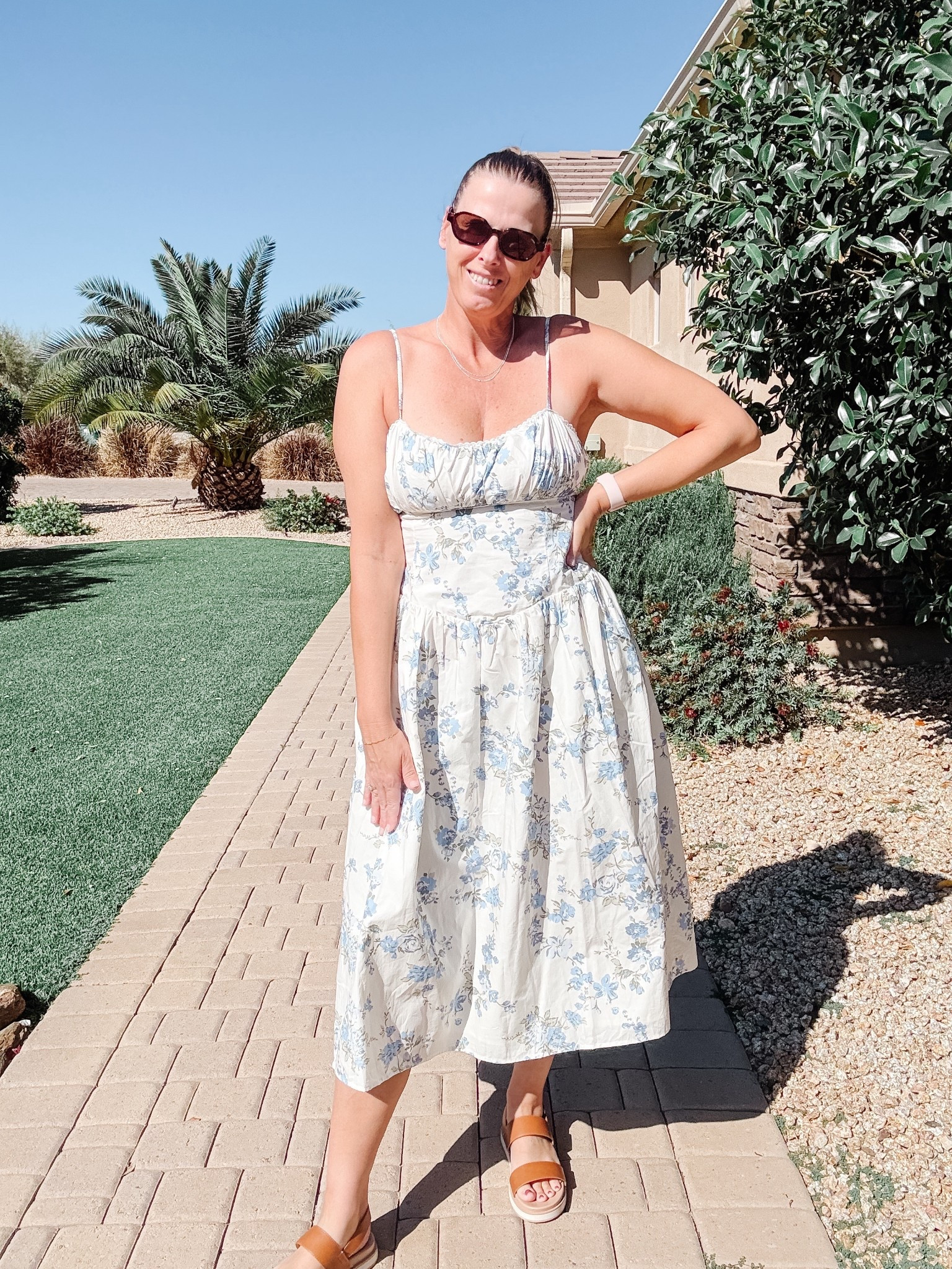 Floral dress

Chic style, floral dress outfit, European outfit, minimalist look, target dress, vacation dress, summer dress

#LTKOver40 #LTKootd #LTKSeasonal