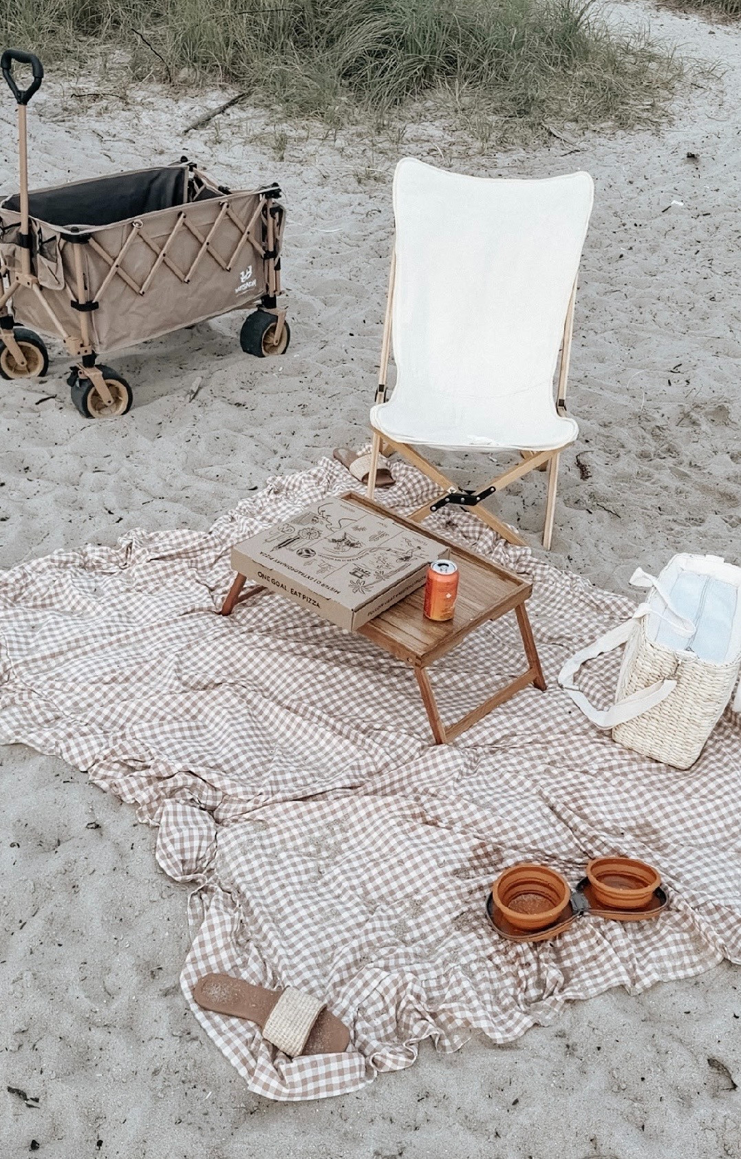 The perfect beach set-up if you ask me. 🤌🏻🌊🥥🐚🧺 Amazon has so many great beach essentials! 

Amazon beach finds

#LTKdayinmylife #LTKSeasonal