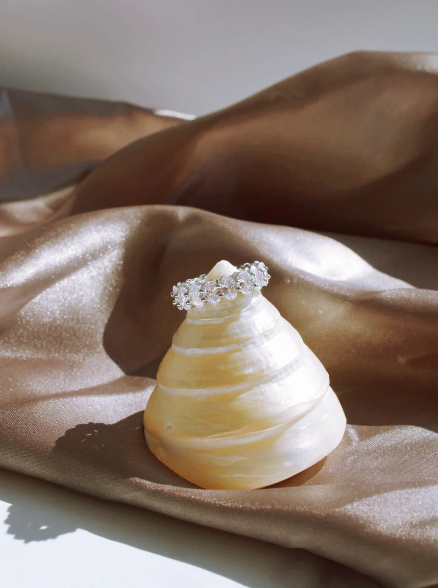 ELSA ETERNITY RING IN WHITE GOLD | raëliv