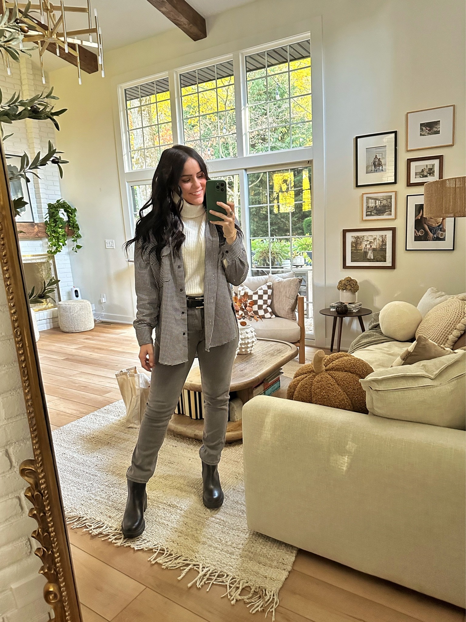 Todays Fall OOTD 🖤 I can’t find the shacket on the H&M website anymore unfortunately, so I linked a similar one from Amazon. #ootd #fallootd #hmoutfit 

#LTKunder50 #LTKfit #LTKSeasonal