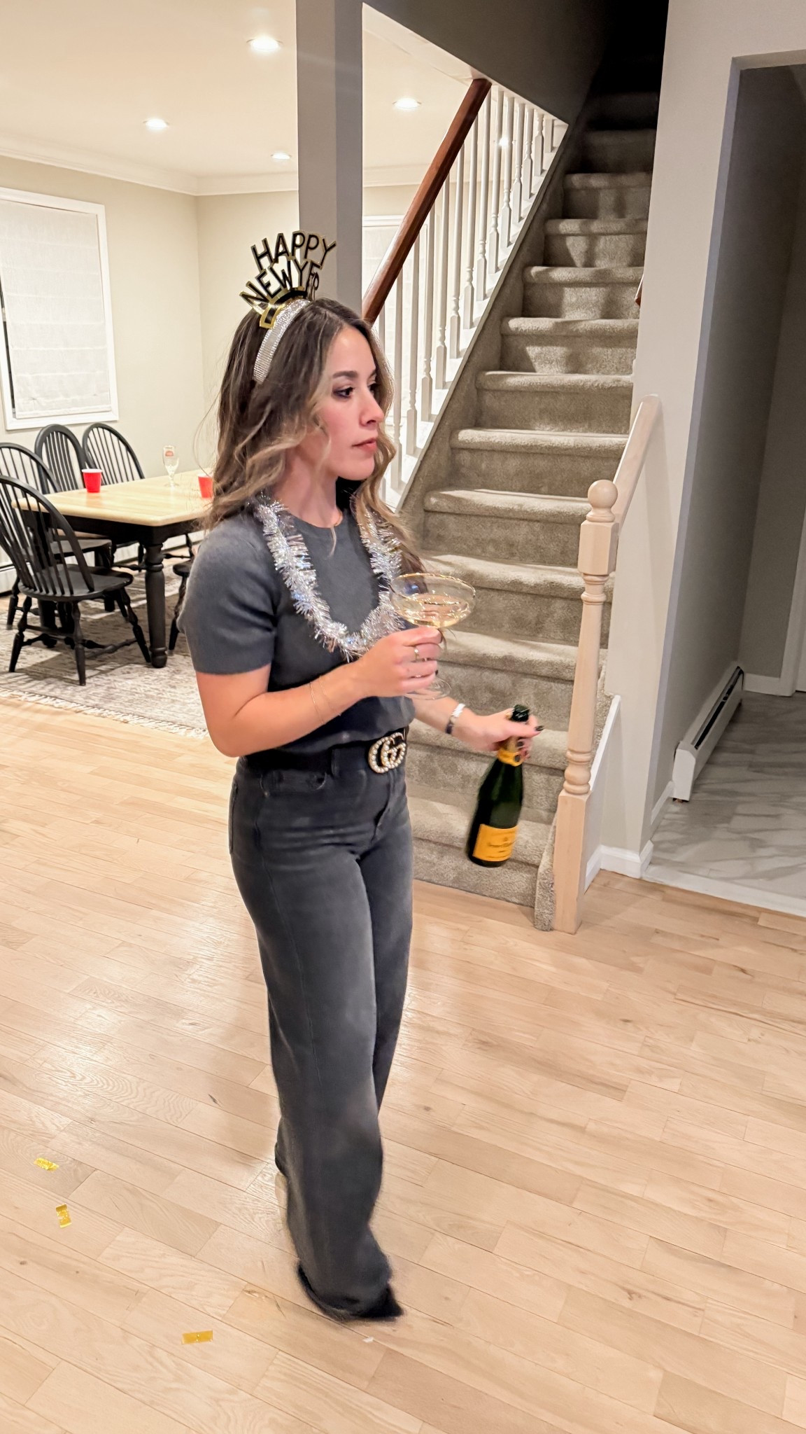 Jeans + a sweater 🩶

Jeans: vici size 25
Sweater: similar ones tagged: size xs