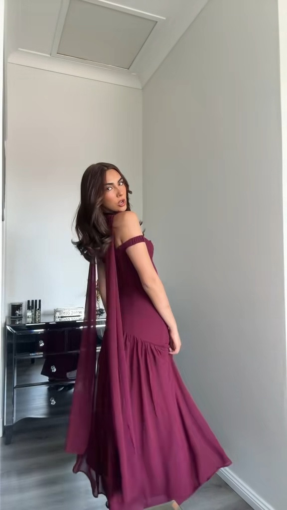 This dress WOW 

- Selfie Leslie, size s

#LTKspring #LTKFashionMonth #LTKaustralia