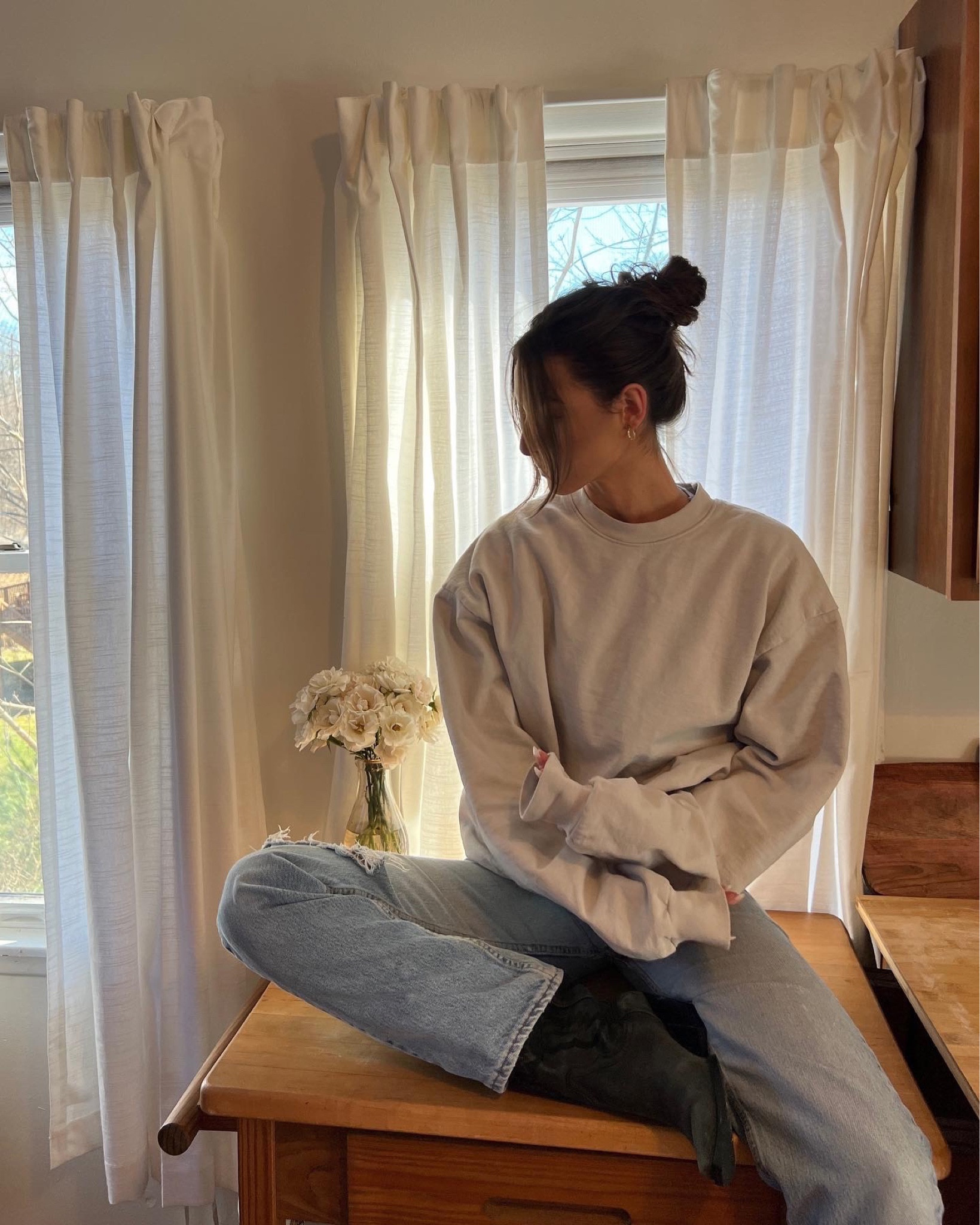 My favorite kind of outfit 🤍 
Sweatshirt: Brown Dyed Girl
Jeans: Vintage Levi’s 
Boots: Linked below

#LTKstyletip #LTKfit #LTKFind