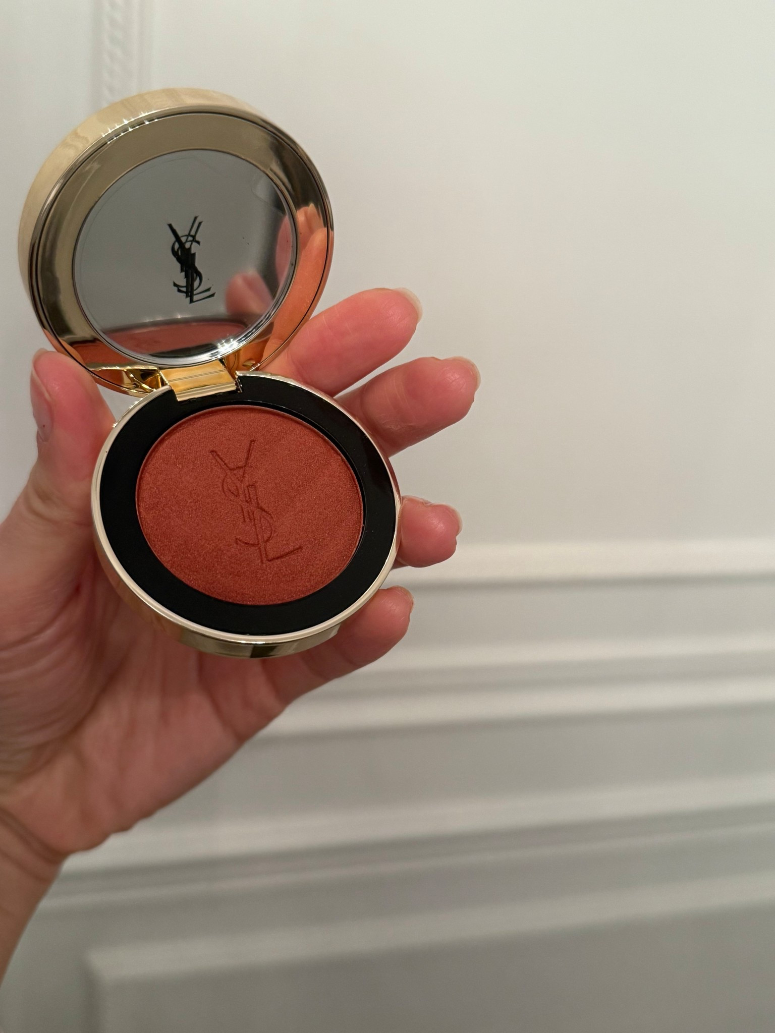 I really hope this doesn’t break me out because the color is insane. It looks a little scary like this for a blush, but trust me, it gives the most beautiful sun-kissed glow on the cheeks and it’s sooo pigmented. I’m obsessed.

Color : 12 Honeymoon - caramel shimmer

#LTKbeauty #LTKcanada