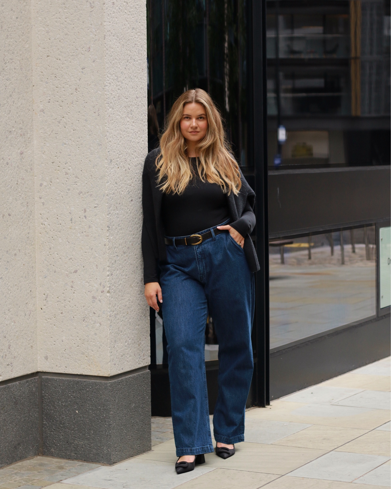 ad Mollie X Abercrombie
Use code AFMOLLIE for 20% off until 3rd Nov

Top size: L
Jeans size: W33L

Autumn Winter Outfit, Autumn Winter Style,
Black T-Shirt, Black Jeans, Curve Love Jeans,
Blue Jeans Styling, Everyday Outfit, Wardrobe Staples, Capsule Wardrobe

#LTKuk #LTKmidsize #LTKautumn