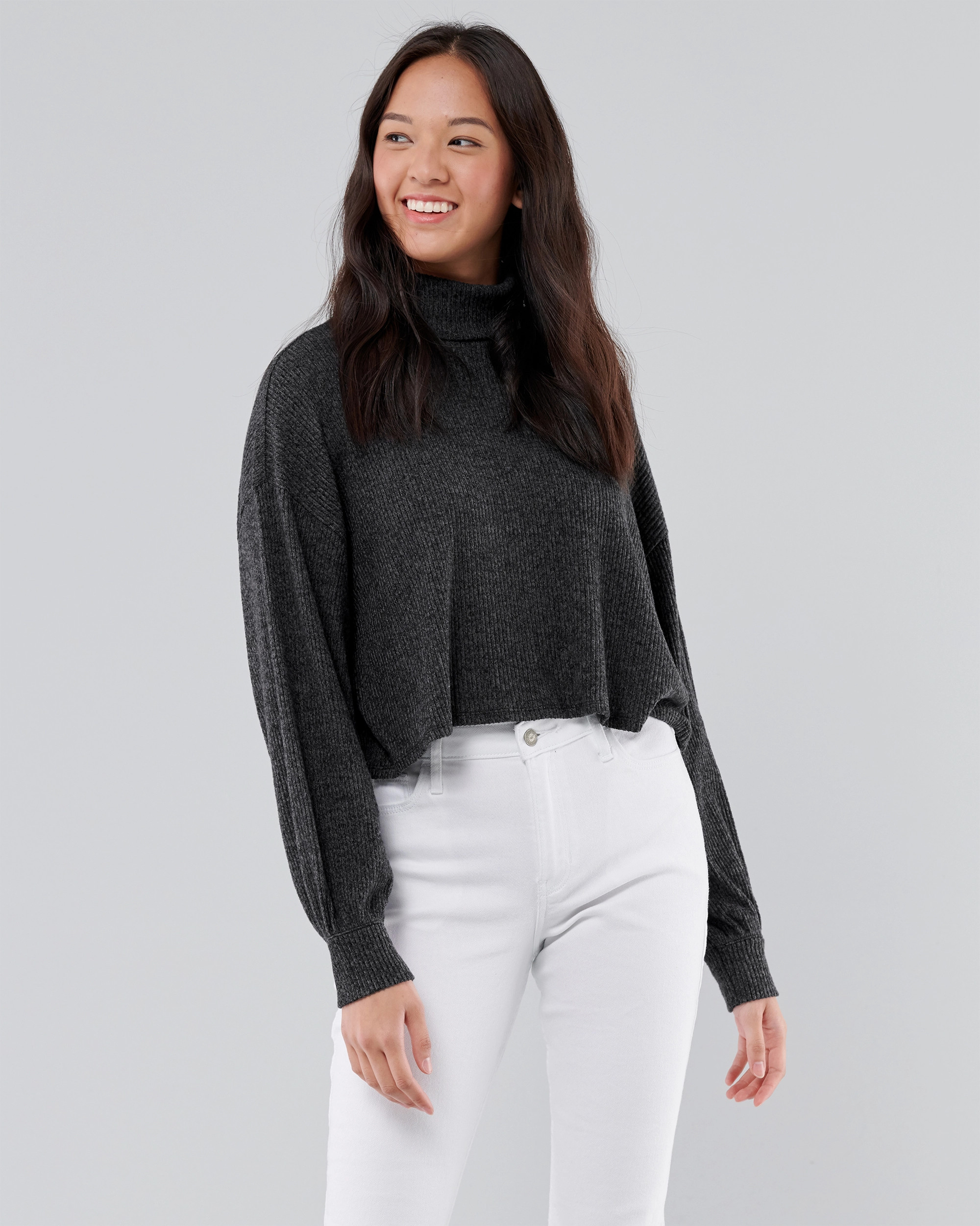 Kuscheliges, geripptes Oberteil mit Rollkragen | Hollister (EU)