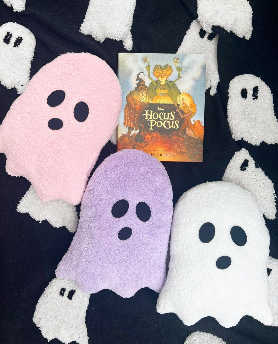 RTS Ghost pillow, decorative ghost pillow, Halloween decor, Halloween pillow, ghost decor, Sherpa... | Etsy (US)