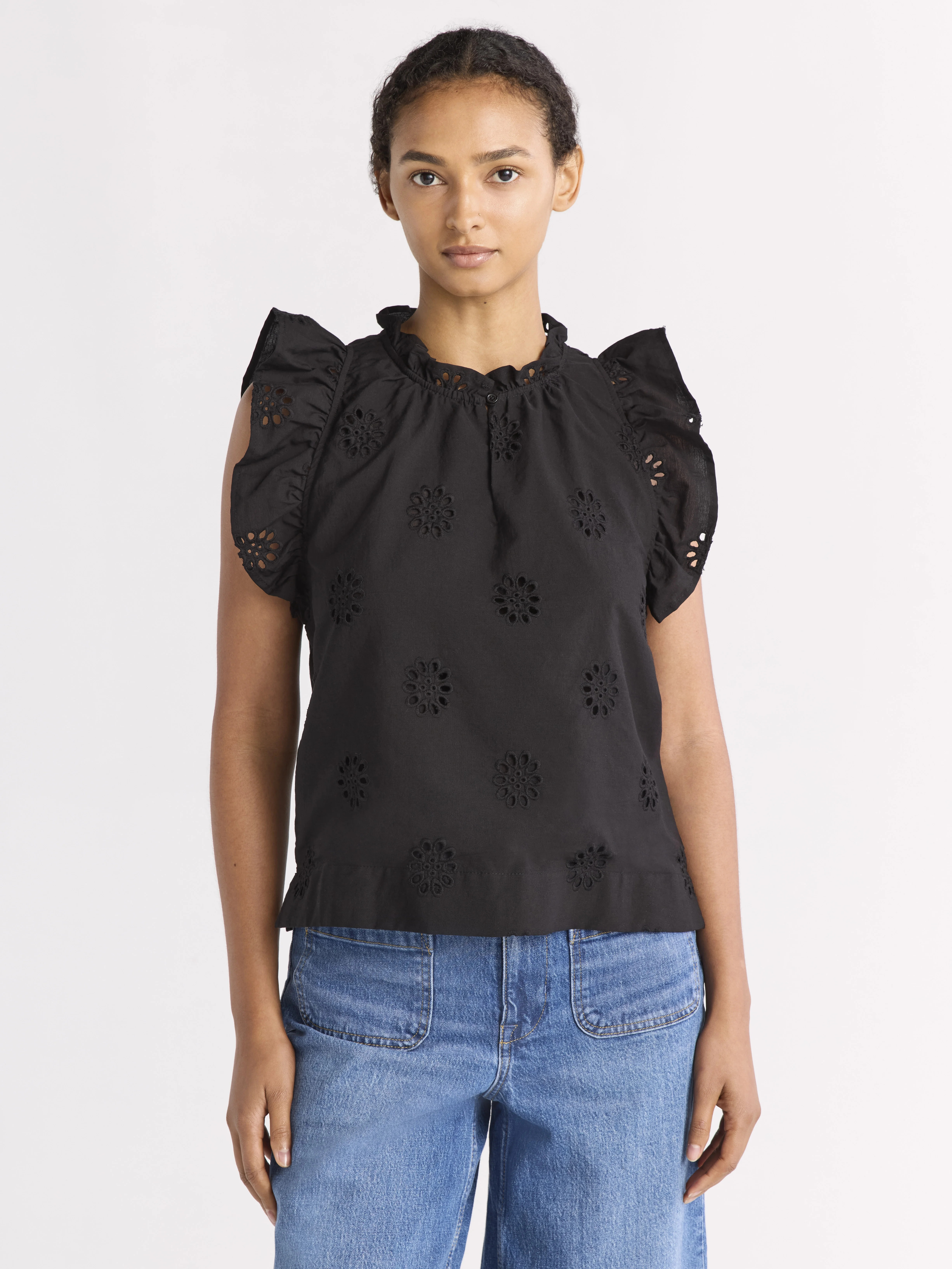 Free Assembly Women's Cotton Eyelet Top with Flutter Sleeves, Sizes XS-XXL | Walmart (US)