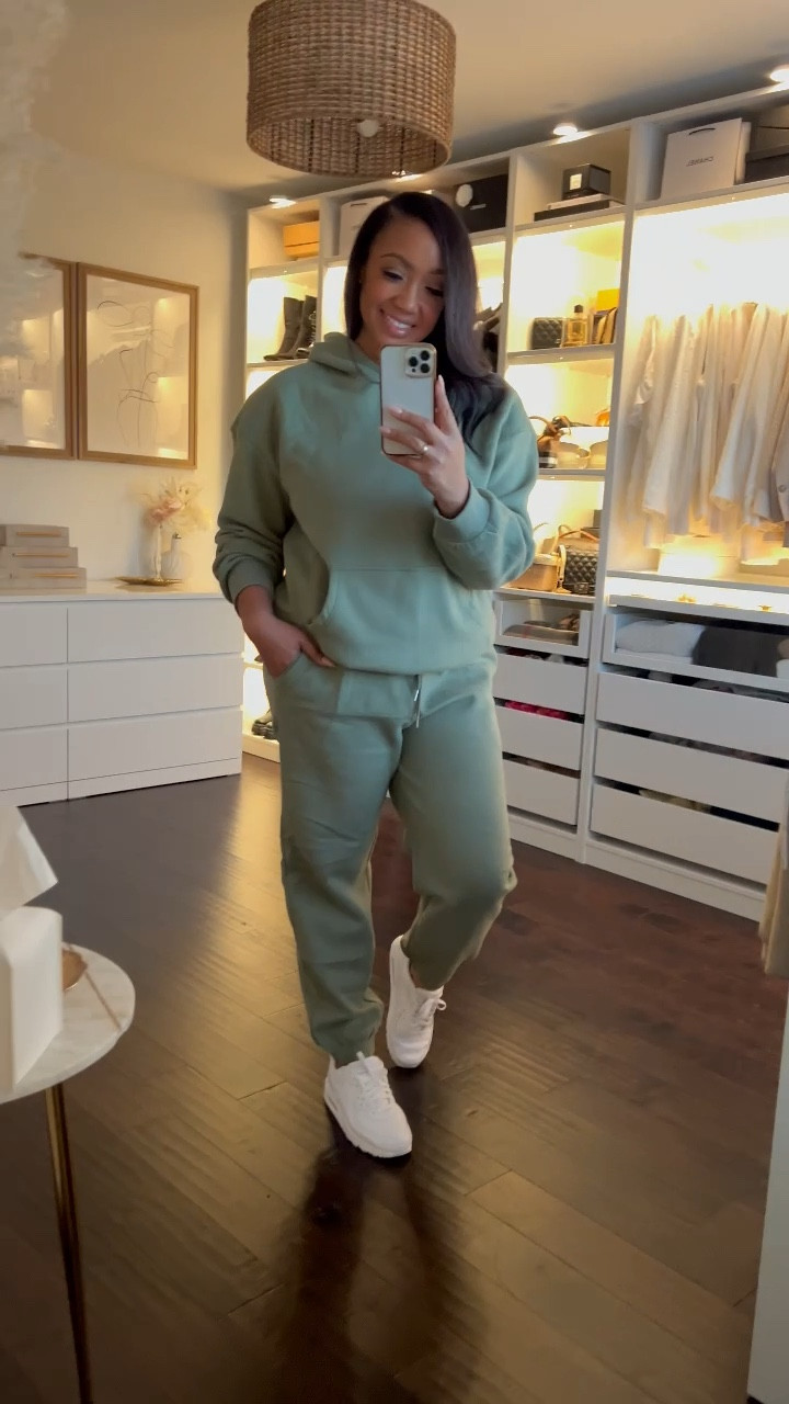 @amazon has some of my favorite lounge sets on sale right now! I love a good matching set to travel, run errands, lounge around and everything in between. Which one is your favorite? I’ve linked these items and more from Amazon in my LTK Shop so you can go shop directly from there! #ad #founditonamazon #WinterFavorites2025 

Thank you to Amazon for sponsoring this post. ❤️