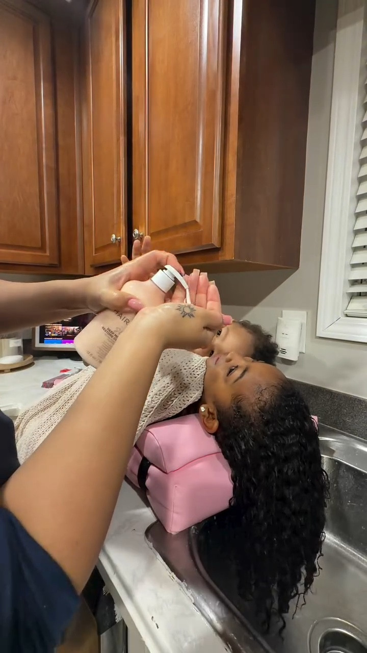 One thing about it, mamas gonna get it done, tired and all 🥹🎉💕🎀 @hairitagebymindy — Deep Moisture and Restore Shampoo and Conditioner, Anti Frizz and Humidity Spray, Play It Cool Heat Protectant Spray, Argan Oil Elixir, and Fry No More Heat Protectant 🤌🏽 

Comment HAIR and I’ll dm you the link with everything I used 💫
#momsoftiktok #hair #morningroutine #hairstyle