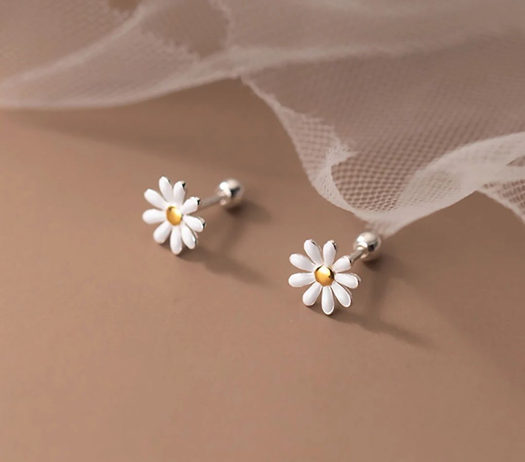 Sweet Daisy Stud Earrings, Sterling Silver Screw back stud earring, Tiny Flower Stud Earrings, Na... | Etsy (US)