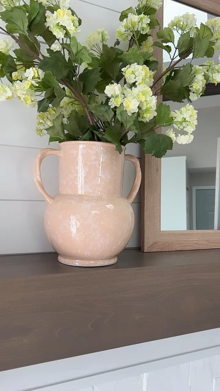 Kohls home decor is my new fave! This vase stopped me in my tracks 😍 

Home decor 
Faux florals 
Mantle styling 
Spring home 
Vase 

#LTKhome #LTKSeasonal #LTKstyletip