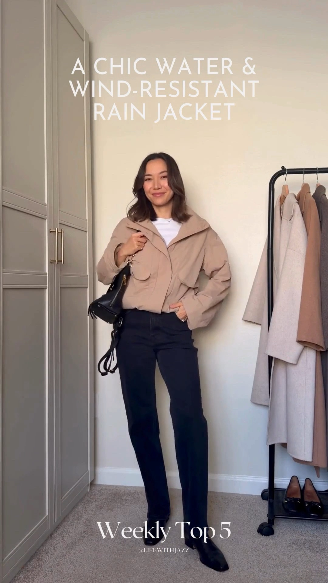 #2 bestseller this week: Lululemon effortless jacket 

water & wind-resistant, comes with a stowable hood  

 

#LTKSeasonal