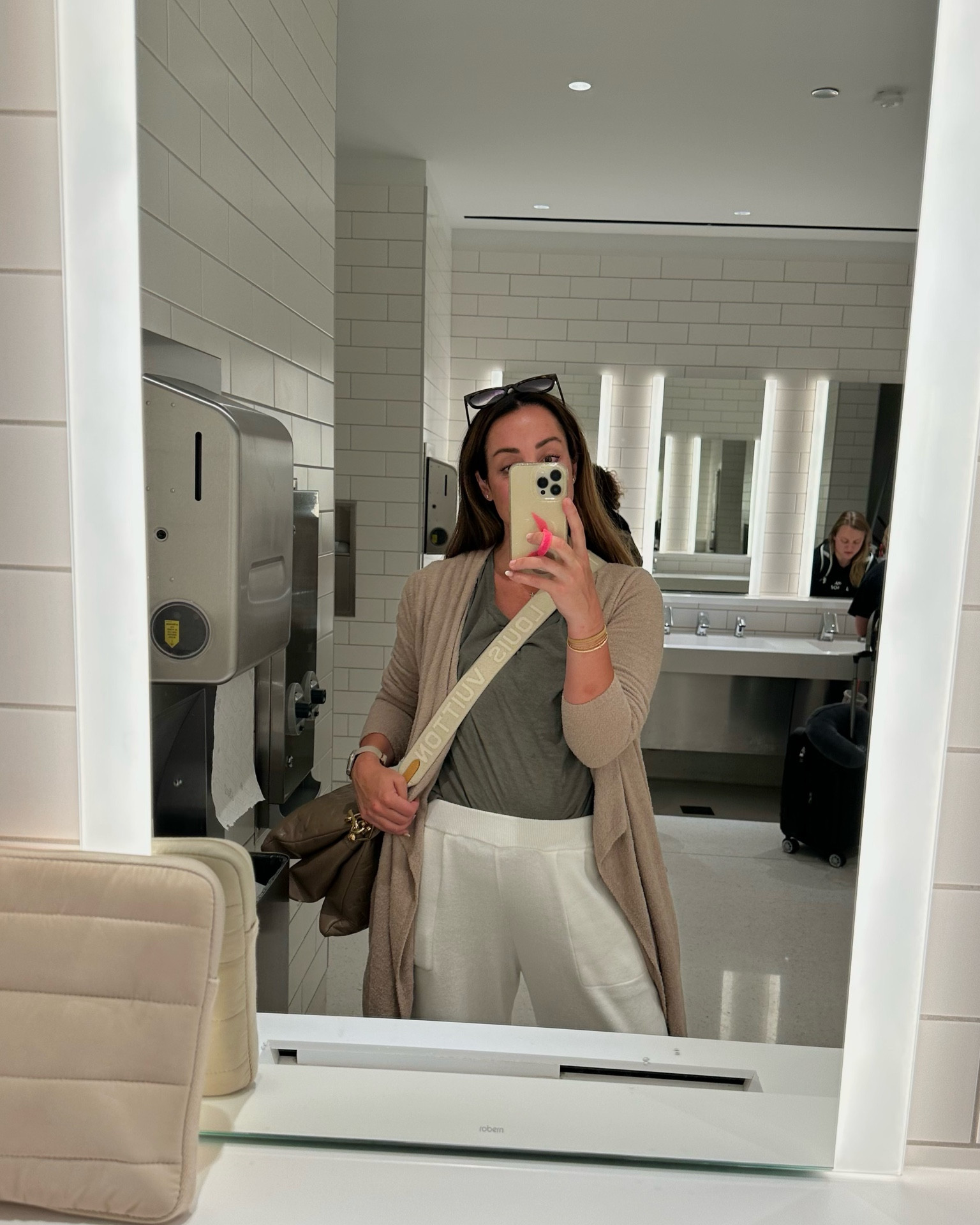 Off on another adventure! 

Set my alarm clock for 4:30am. Pressed STOP. Woke up at 6am for a flight that boarded at 7:30am. Nothing packed but I made it and not gonna lie I’m pretty proud. 😂 My type-A mom was sweating bullets but not me… cool as a 🥒.

Here I come Chi-town! 

#LTKBacktoSchool #LTKtravel #LTKshoecrush