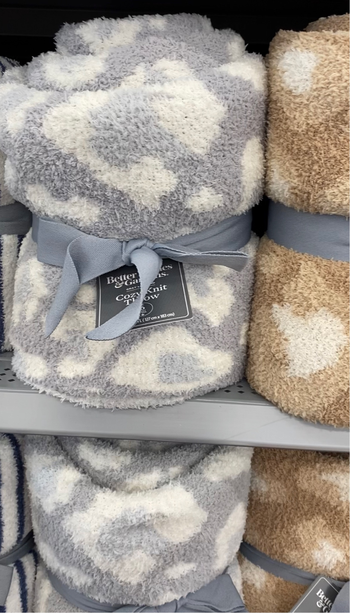 I found a total look alike dupe of the barefoot dreams blanket! Splurge vs save super soft cozy blankets. The look alike feels so similar and soft and is only $25! These blankets are the best gift idea for the holidays + on everyone’s wishlist. Grab yourself one and save! Grab some extras for gift giving season! 



#LTKhome
