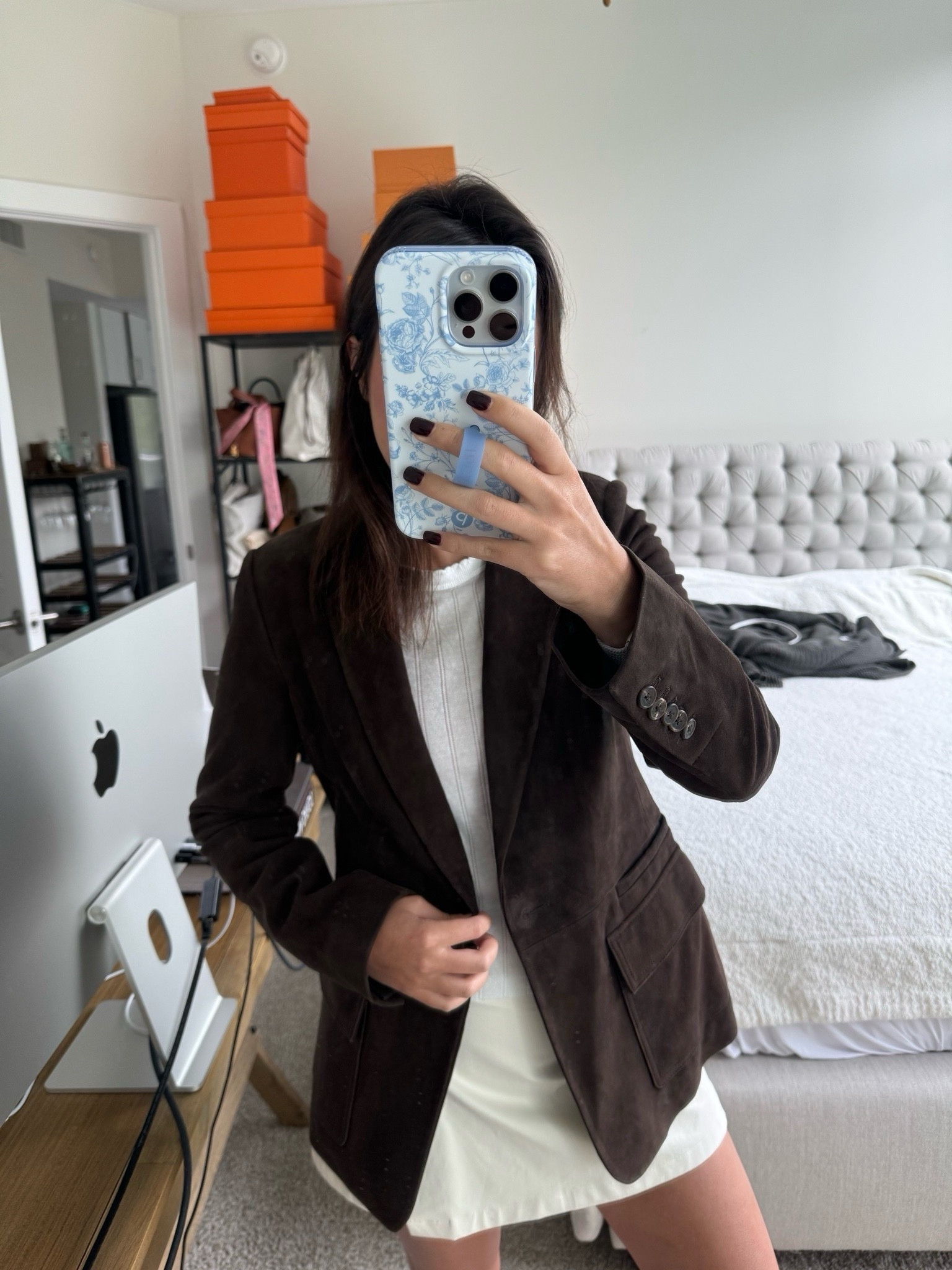 Omgosh this chocolate dark brown suede blazer jacket is everything!!! Wearing a xs



#LTKHoliday #LTKSeasonal #LTKStyleTip