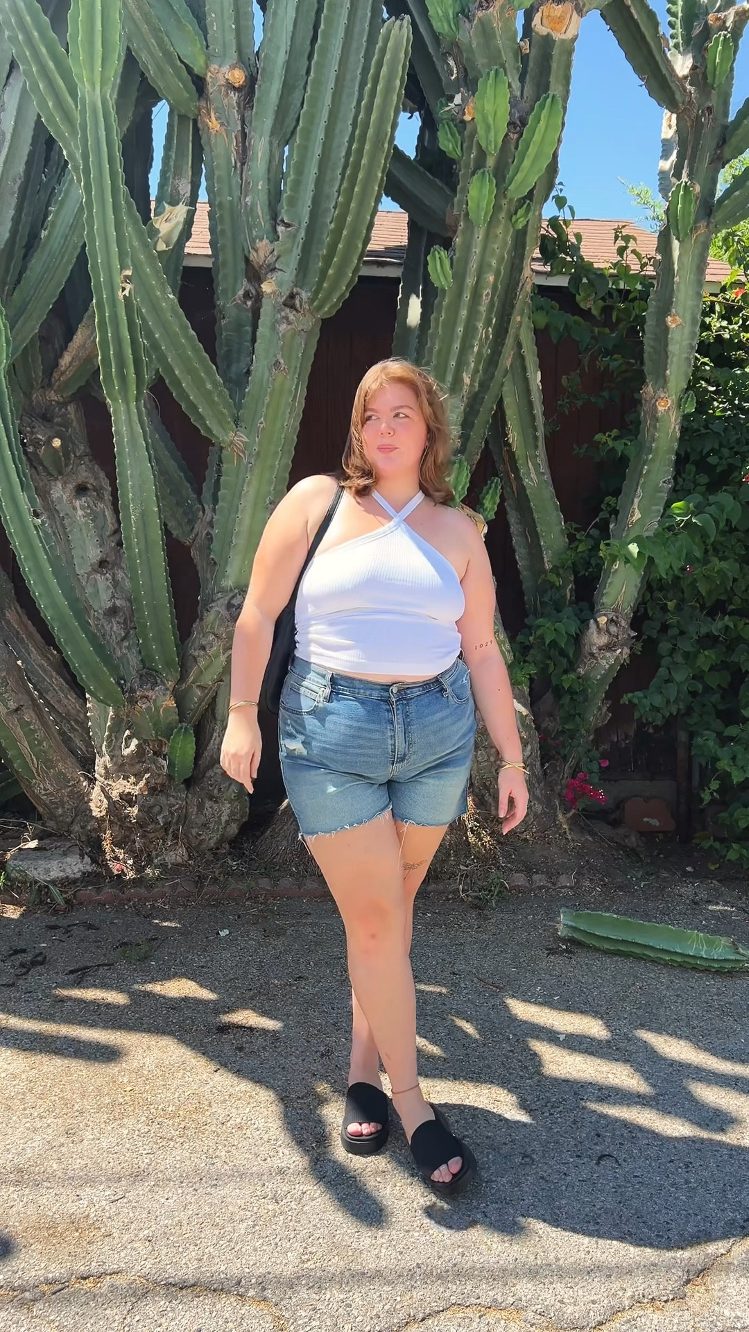 obsessed with this top from old navy 🌟
Top L
Shorts 18

jorts, denim shorts, halter top, platform shoe, y2k, simple summer outfit, plus size

#LTKSeasonal #LTKPlusSize #LTKFindsUnder50