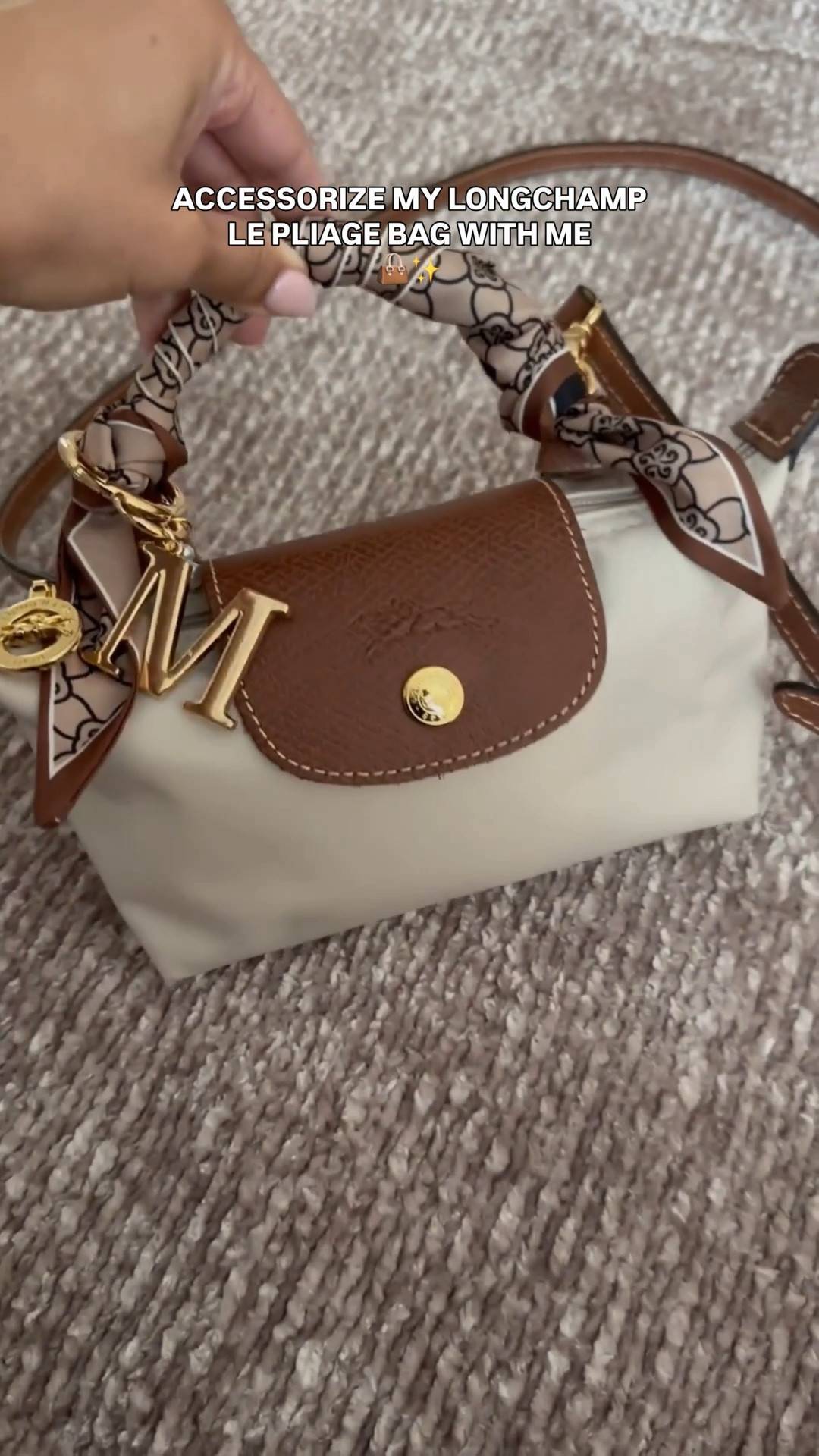 Reposting this Longchamp Le Pliage since my last post has been gaining traction and I’ve had a lot of questions about updated links. Still one of my favorite grab-and-go bags that holds all my everyday essentials ✨