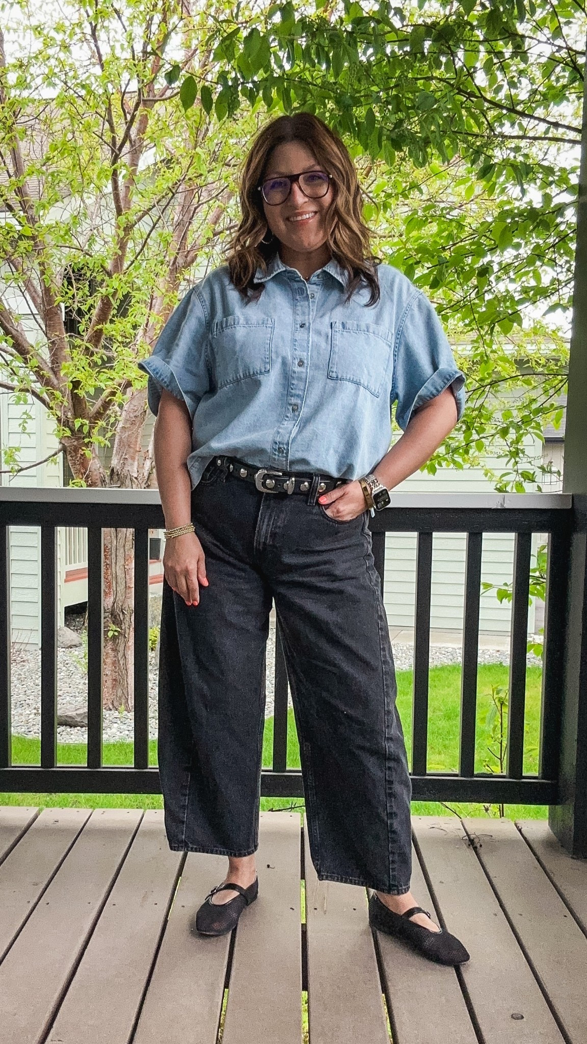 GAP denim shirt (XL)
Madewell belt (L)
Abercrombie barrel leg jeans (32)
Steve Madden mesh flats 

#LTKMidsize #LTKOver40 #LTKSaleAlert