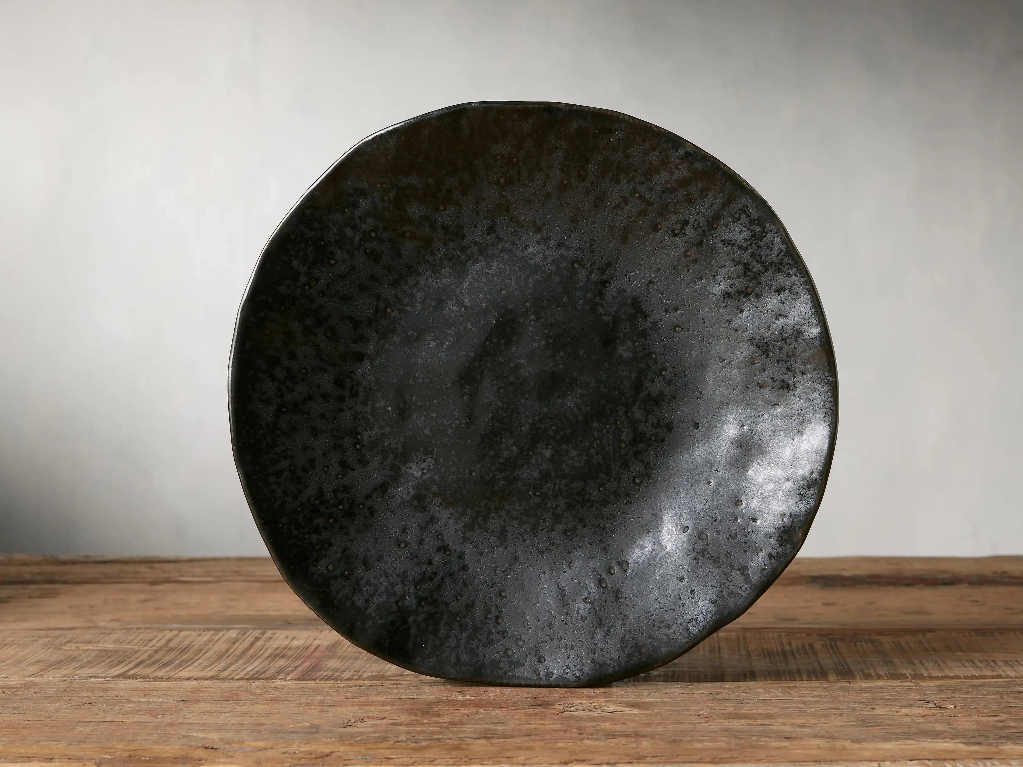 Gallatin Dinner Plates in Black (Set of 4) | Arhaus