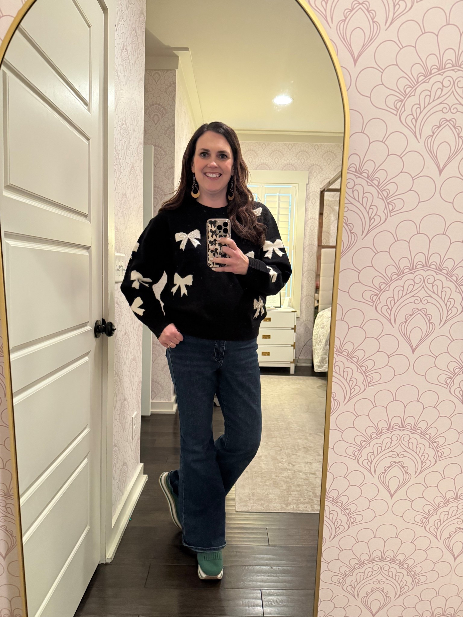 Cutest bow sweater with pearl details, on sale now at Francesca’s!



#LTKCyberWeek #LTKFindsUnder50 #LTKSaleAlert