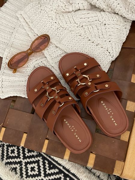 Brown sandals (tts) | brown sunglasses 

#LTKstyletip #LTKshoecrush