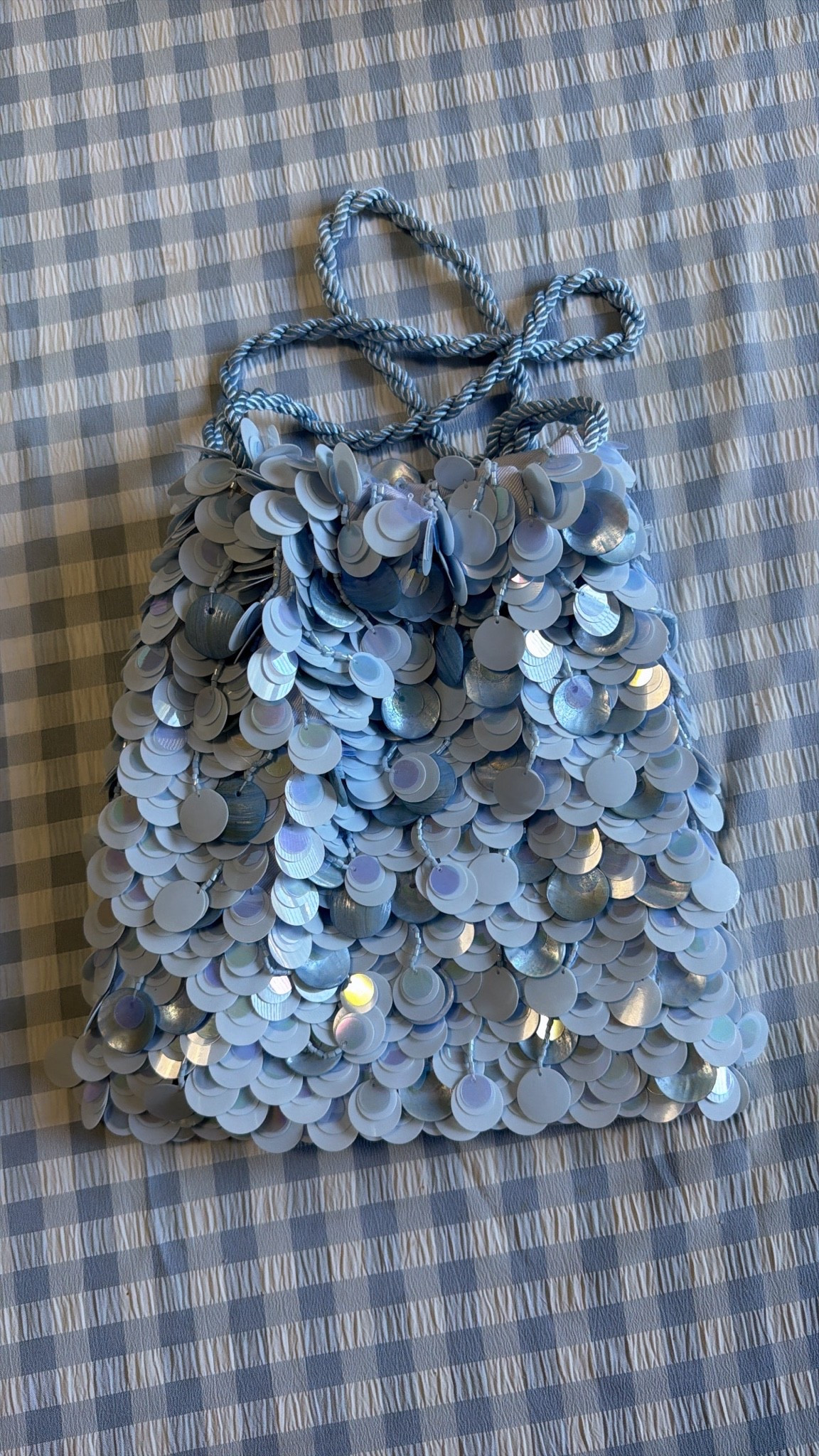 Such a pretty (and fun!) bag. Photo barely does it justice! 

Lizzie fortunate, Tuckernuck, summer bag, mom style, mon purse, blue purse, mother of pearl

#LTKOver40