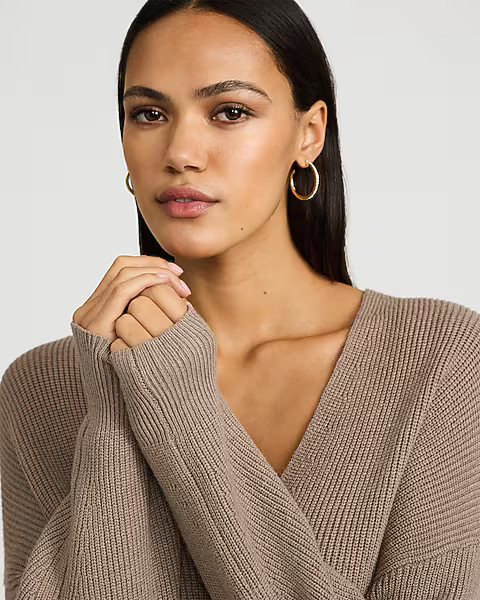 Ultrasoft Ribbed Relaxed V-Neck Sweater | Express