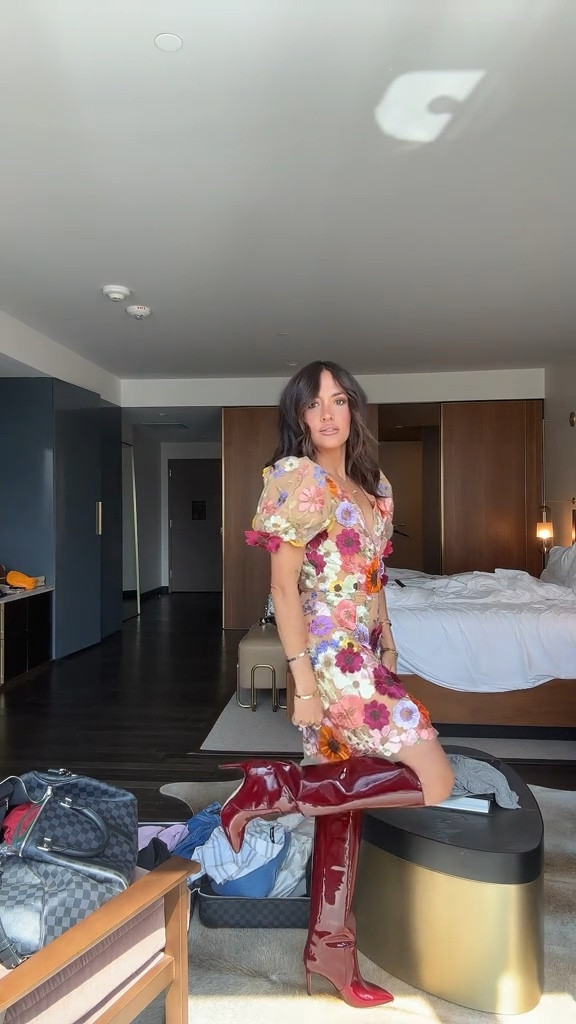 LTK CON DAY ONE!

Floral dress - floral outfit 

#LTKHoliday #LTKstyletip #LTKCon