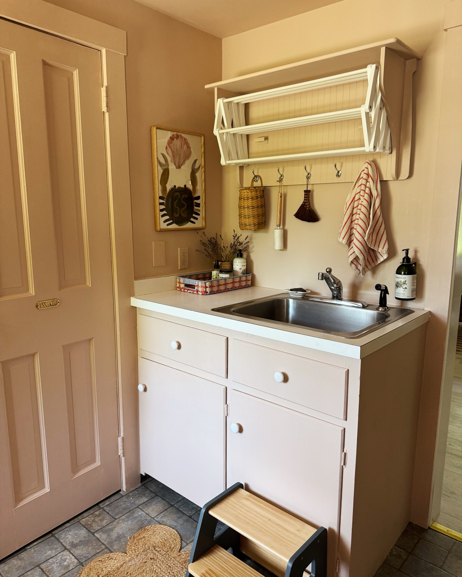 our entryway looking sooo much less awful!

#LTKHome