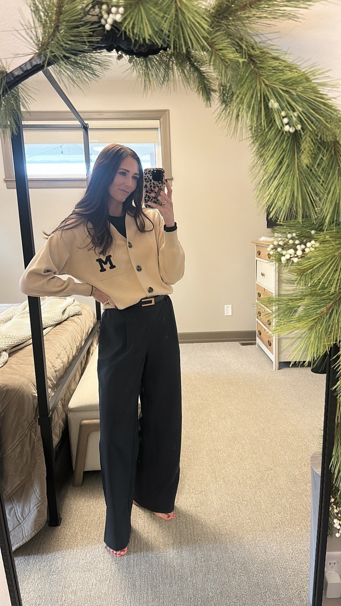 Cardigan
Black wide leg work pants
Black Amazon belt


#LTKootd