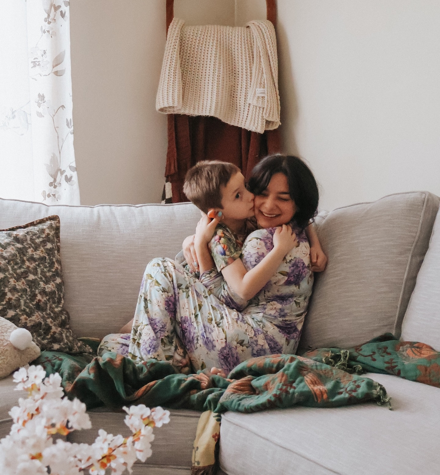 My sweet love 🩵 tomorrow is a full day of Easter activities, shopping for things fir the kids baskets, last minute shopper here 🥲🥲🫠 but also I just didn’t know if I wanted to do baskets or not because the whole thing of Easter bunny and chocolate is still not my jam, Easter is about Jesus and this is what I want my kids to remember, so I’m taking the basket as a small thing to do and not as important, also I’ll be cooking my country’s Easter/Holy Week traditional food call fanesca with whatever ingredients I can find 🫠😂😂😂 wish me luck and I’ll upload the recipe next, spring is about to sprung and I’m not ready for the migraines I’ll be having but at least I get to look cute with my @bumsandroses pjs , I’m loving their spring collection for mamas and babies!! 
.
.
.
.
.
.
.
.
.
#bumsandroses #giftedby #easteractivities #hollyweek #easteriscoming #goodfriday🙏 #blessedthursday #holythursday #pascuaderesurrección #springcolours