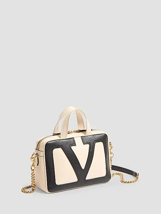 If you love luxury for less, this one’s for you 🖤 Saks Fifth Avenue designer bags now up to 70% off — and yes, the top handle styles are included.

#LuxurySale #DesignerBags #SaksDeals #TopHandleBags #LTKFinds #LTKDealsAlert #FashionFinds #BagAddict #LuxuryStyle #MinimalLuxury #ClassicStyle #ElegantBags #StyleInspo #DiscountDesigner #BagStyle 

 #LTKSeasonal #LTKU #LTKSaleAlert