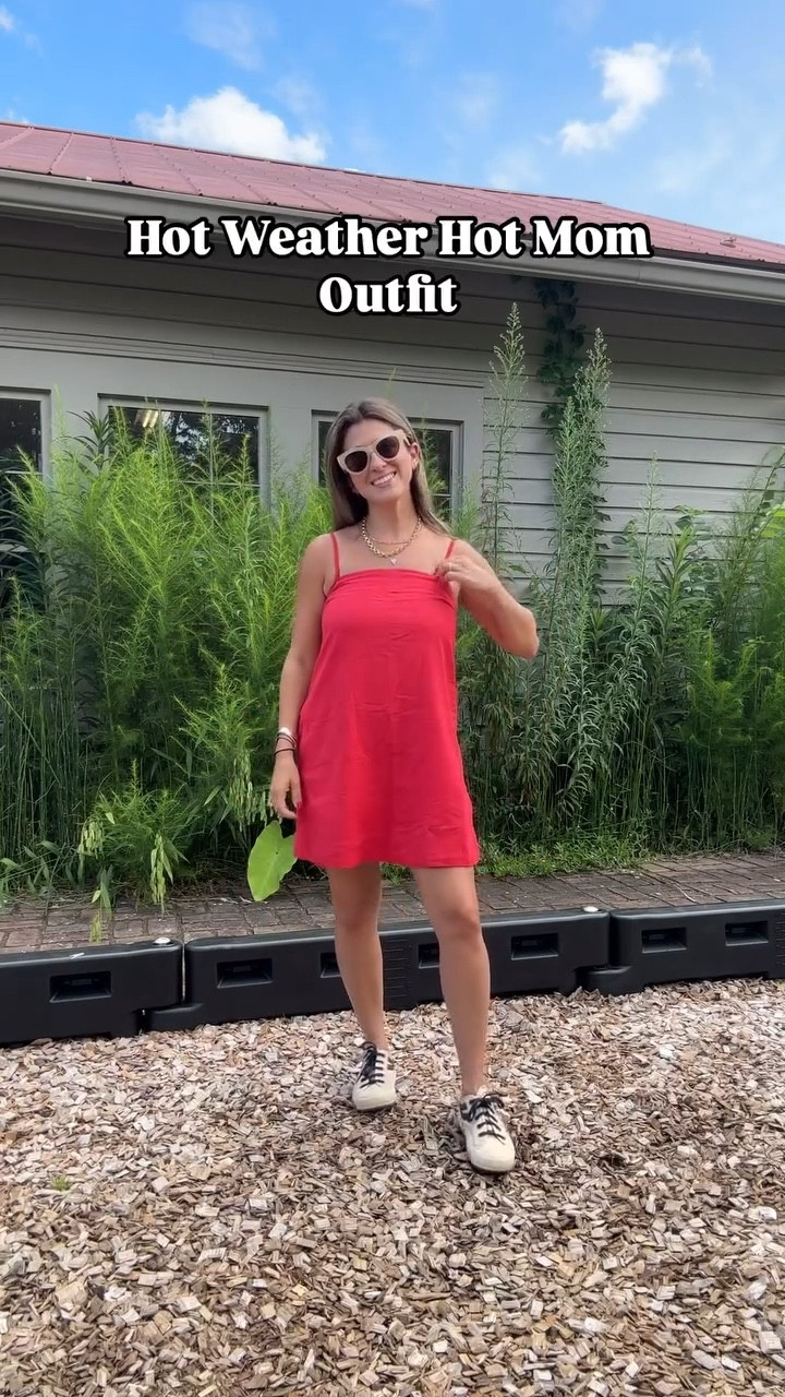 Don’t they say parenting on vacation is literally just doing the same thing you do at home but in a different place? Hello from my fit check on the playground in Charleston where it is HOT HOT HOT! Such a good mom dress because it’s actually a skort ❤️🔥 #abercrombiestyle #momstyle #skort #momlife #charleston
