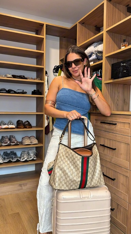 I’m not a regular mom, I’m a cool mom - this is what I wore 😘 linen pants are never a bad idea